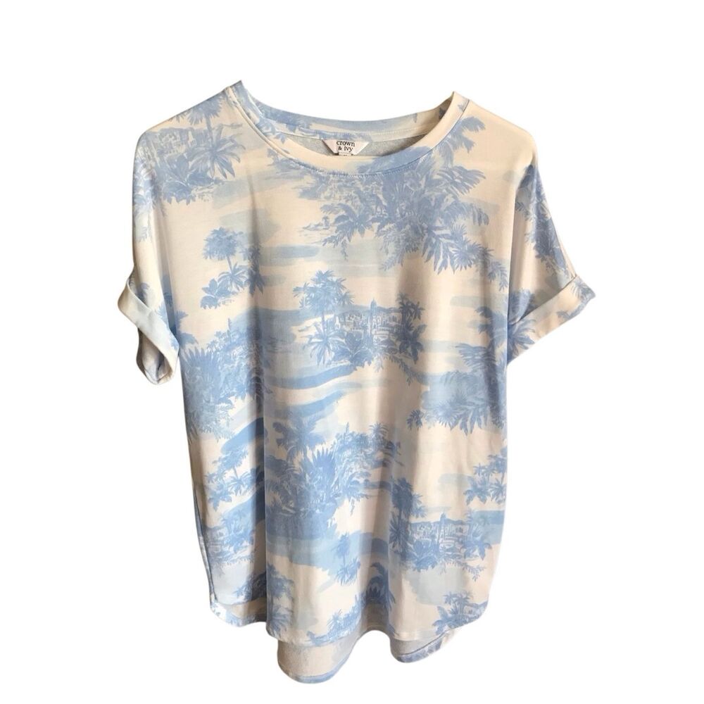 Crown & Ivy top blue cuffed sleeve SZ Medium white blue palm tree tropical